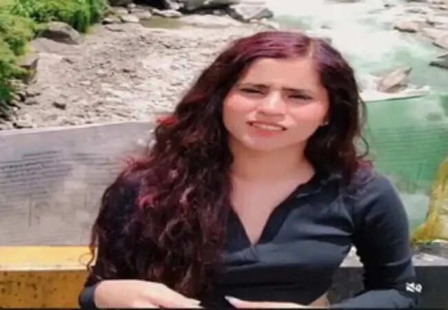 आगरा में एमडी छात्रा की संदिग्ध मौत, जांच जारी