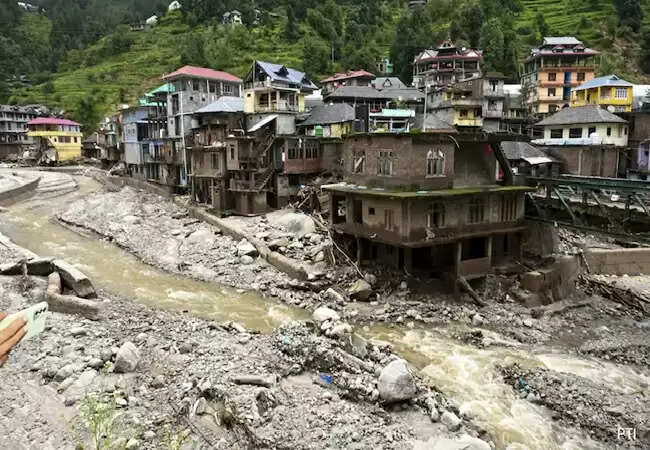 हिमाचल प्रदेश और अन्य राज्यों में भारी बारिश से तबाही