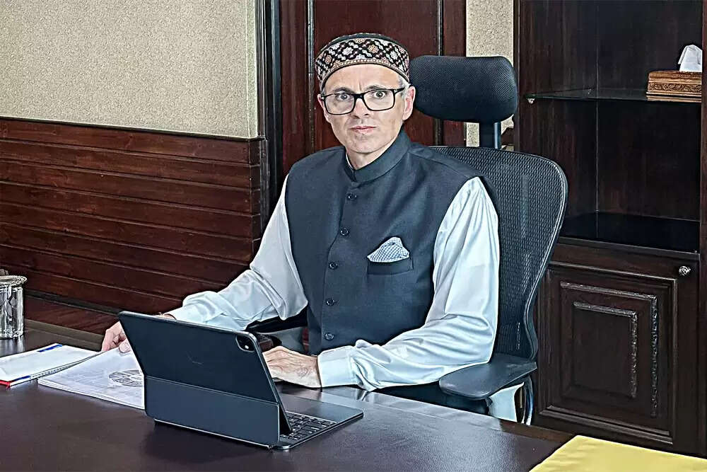 उमर अब्दुल्ला ने जम्मू कश्मीर के राज्य दर्जे को बहाल करने के लिए सुप्रीम कोर्ट जाने की योजना बनाई