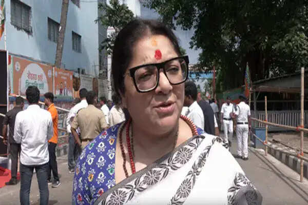 पश्चिम बंगाल में पहली कैबिनेट बैठक: मुख्यमंत्री सुवेंदु अधिकारी का स्वागत