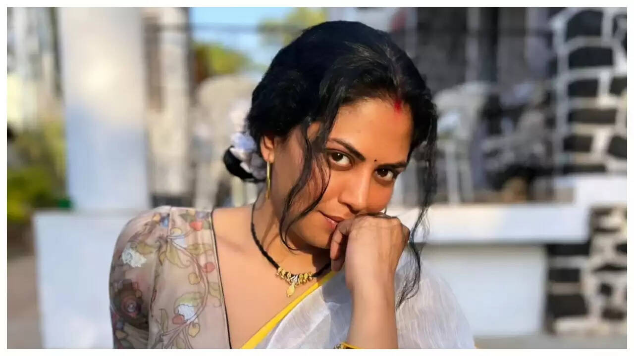 कविता कौशिक का वायरल वीडियो: बहादुरी से बचाया अपने डॉग को