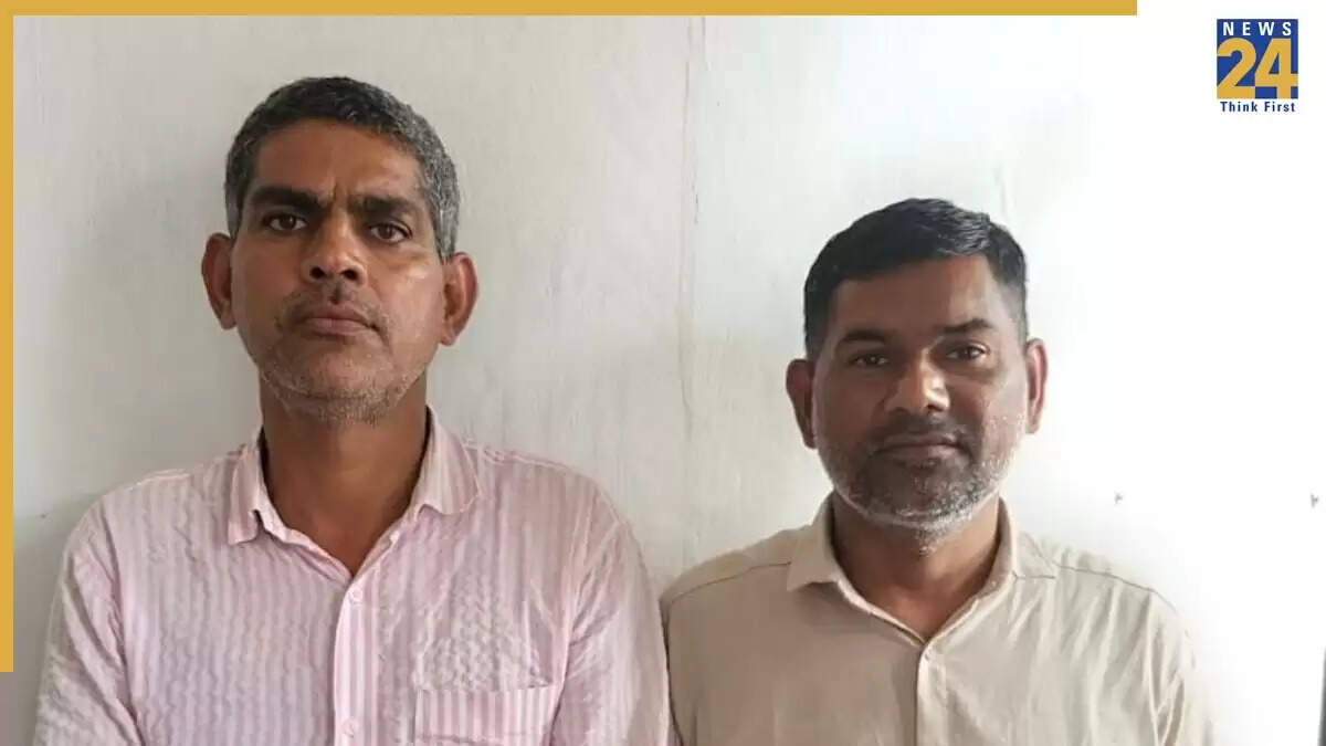 नोएडा एसटीएफ ने 16 साल से फरार दो भाईयों को किया गिरफ्तार