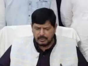 राहुल गांधी पर केंद्रीय मंत्री का बयान: बहाने बनाने का आरोप