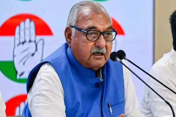 भूपेंद्र सिंह हुड्डा ने विमान हादसे पर जताया दुख, जांच की मांग