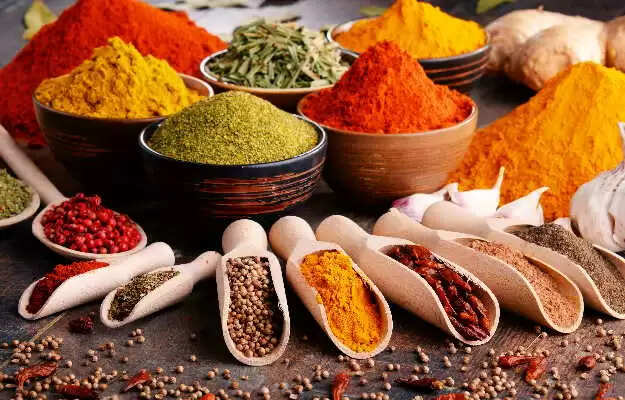 मसालों के स्वास्थ्य लाभ और हानियाँ: जानें क्या करें और क्या न करें