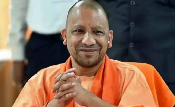योगी आदित्यनाथ ने 2,425 मुख्य सेविकाओं और 13 फार्मासिस्टों को नियुक्ति पत्र सौंपे