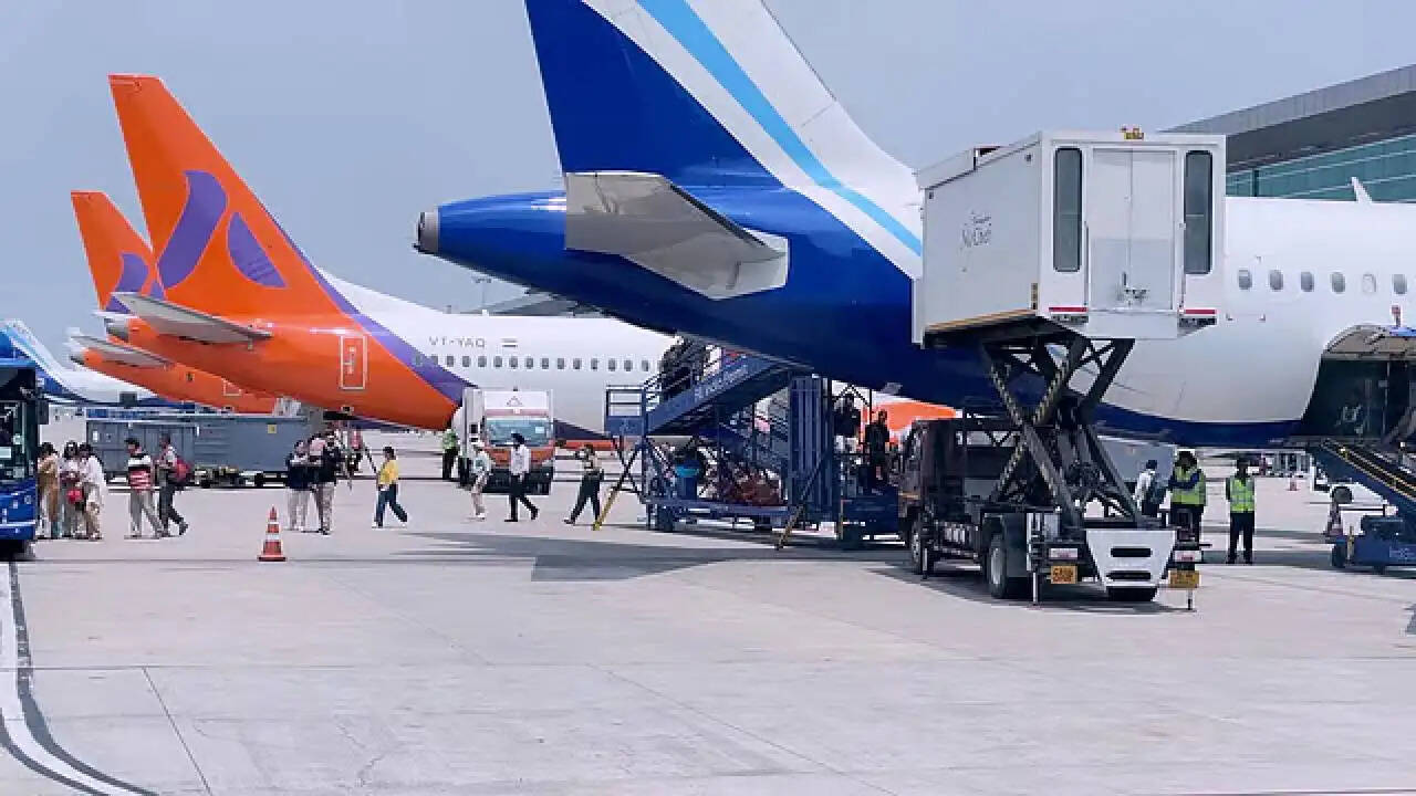 DGCA के नए नियम: हवाई यात्रा में रिफंड और कैंसिलेशन की प्रक्रिया में सुधार