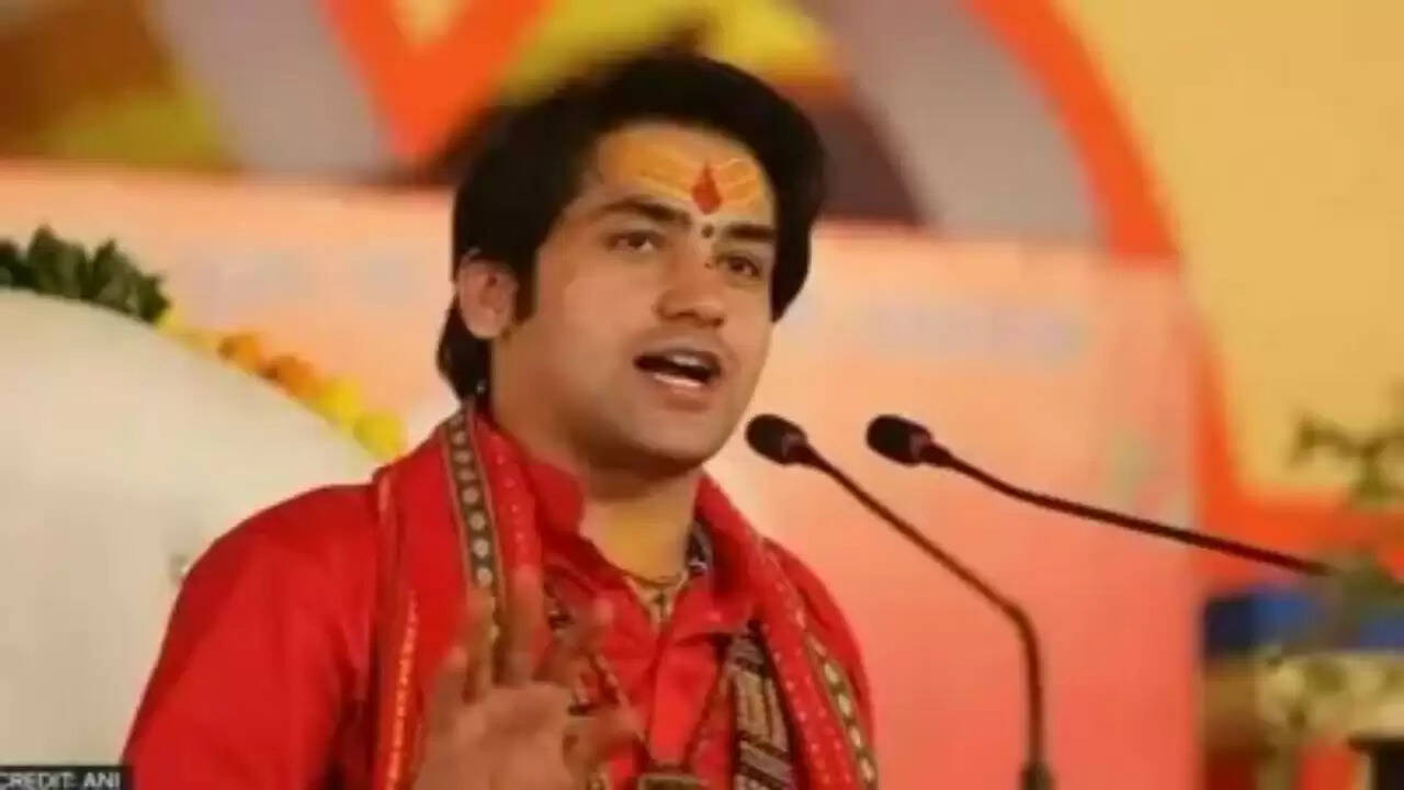 बागेश्वर धाम में गुरुकुल की स्थापना: धीरेंद्र शास्त्री का शिक्षा पर जोर