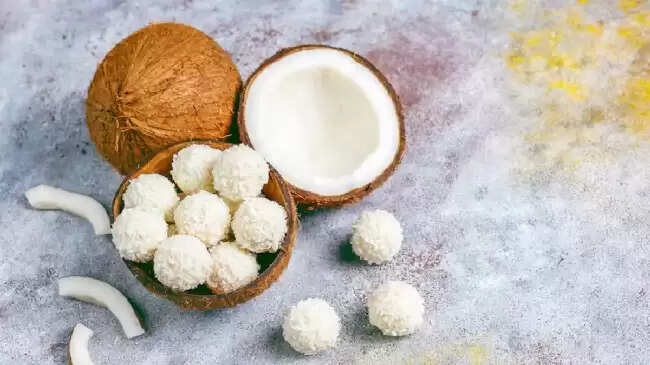गणेश चतुर्थी पर नारियल के लड्डू बनाने की सरल विधि
