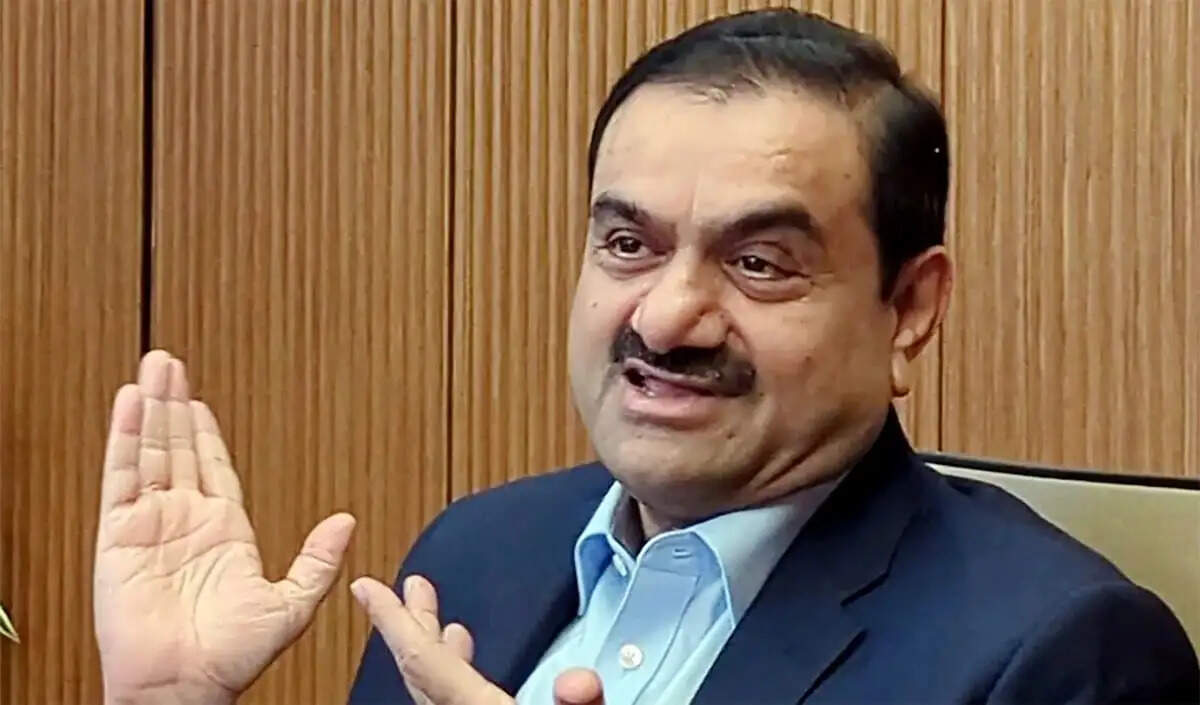 अडानी समूह के खिलाफ अमेरिकी एजेंसियों का नया मामला: समझौता और संभावित निवेश