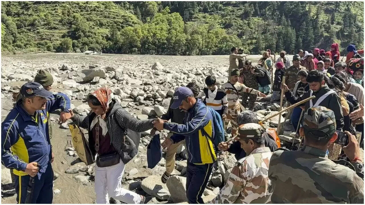 उत्तरकाशी में बादल फटने से आई आपदा: राहत कार्य जारी