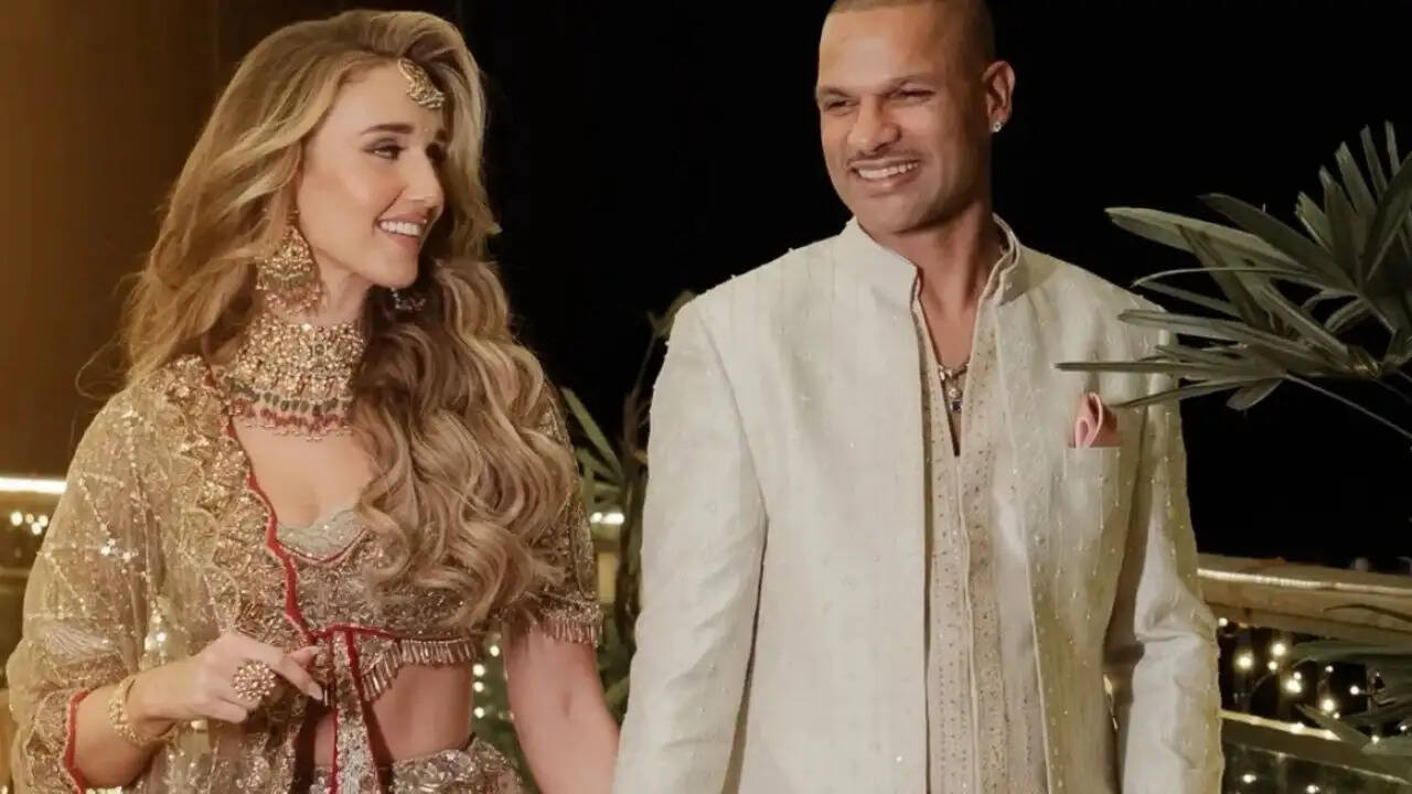 शिखर धवन की प्री-वेडिंग पार्टी में धूमधाम, सोफी के साथ डांस करते नजर आए ‘गब्बर’