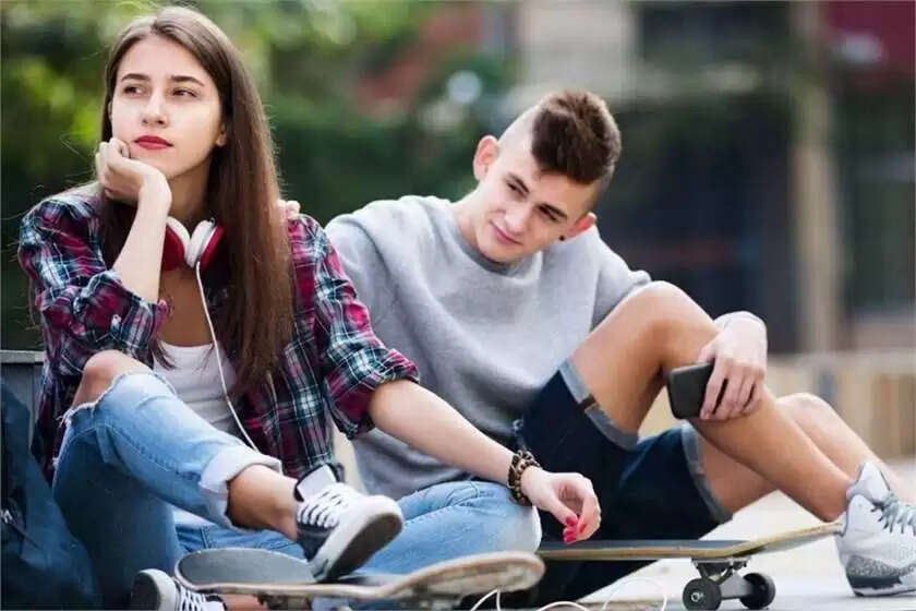 लड़कियों का ध्यान आकर्षित करने के 6 प्रभावी तरीके