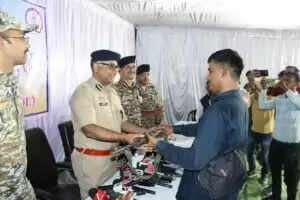 छत्तीसगढ़ में नक्सलियों का आत्मसमर्पण: सुरक्षा बलों की बड़ी सफलता