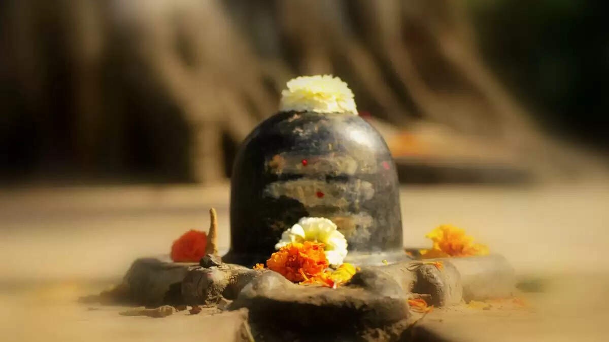 सावन मास 2025: तिथियाँ, व्रत और शिव पूजा का महत्व