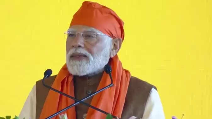 प्रधानमंत्री मोदी ने गुरु तेग बहादुर जी के शहीदी दिवस पर श्रद्धांजलि अर्पित की