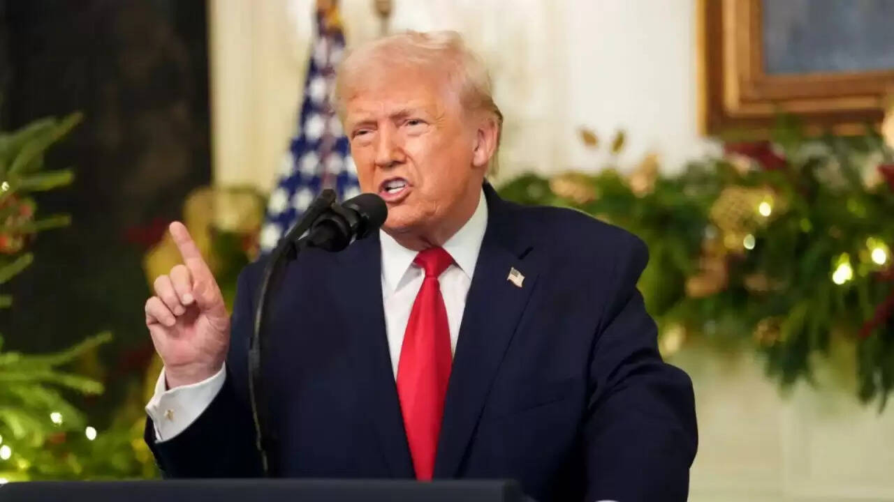 डोनाल्ड ट्रंप का बड़ा फैसला: डाइवर्सिटी वीजा लॉटरी प्रोग्राम पर लगी रोक