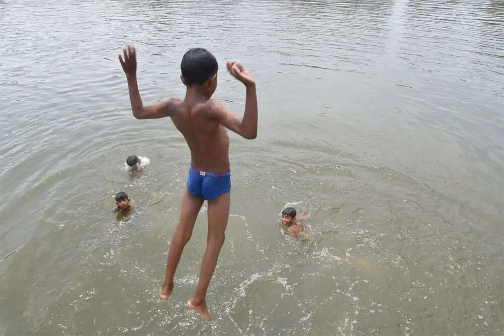 भारत में हीटवेव का बढ़ता प्रभाव, 14 शहरों में तापमान 44 डिग्री पार