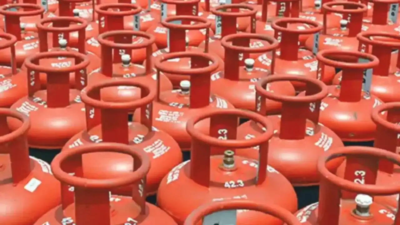एलपीजी सिलेंडर बुकिंग में बदलाव: अब 25 दिन का इंतजार करना होगा