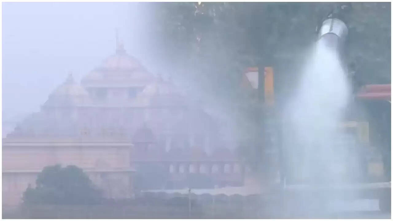 दिल्ली एनसीआर में प्रदूषण का संकट: वायु गुणवत्ता सूचकांक 300 के पार