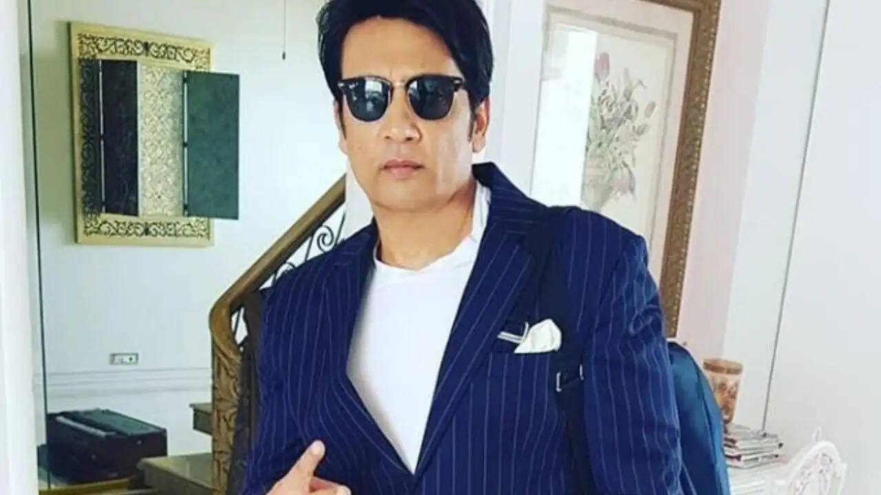 शेखर सुमन का नया वीडियो: सियासी इशारों से भरी कहानी