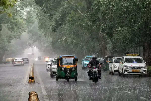 दिल्ली-एनसीआर में मौसम का बदलाव: 15 जून को येलो अलर्ट