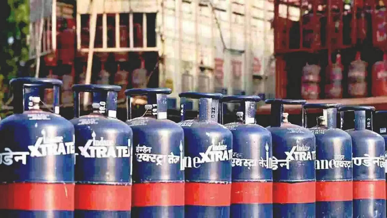 कमर्शियल LPG सिलेंडर की कीमतों में कमी: जानें नई दरें