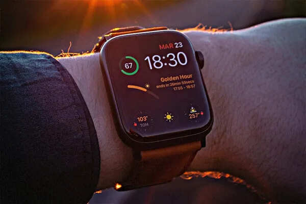 Apple Watch ने भारत में दो लोगों की जान बचाई: एक हार्ट स्ट्रोक से और दूसरा स्कूबा डाइविंग में