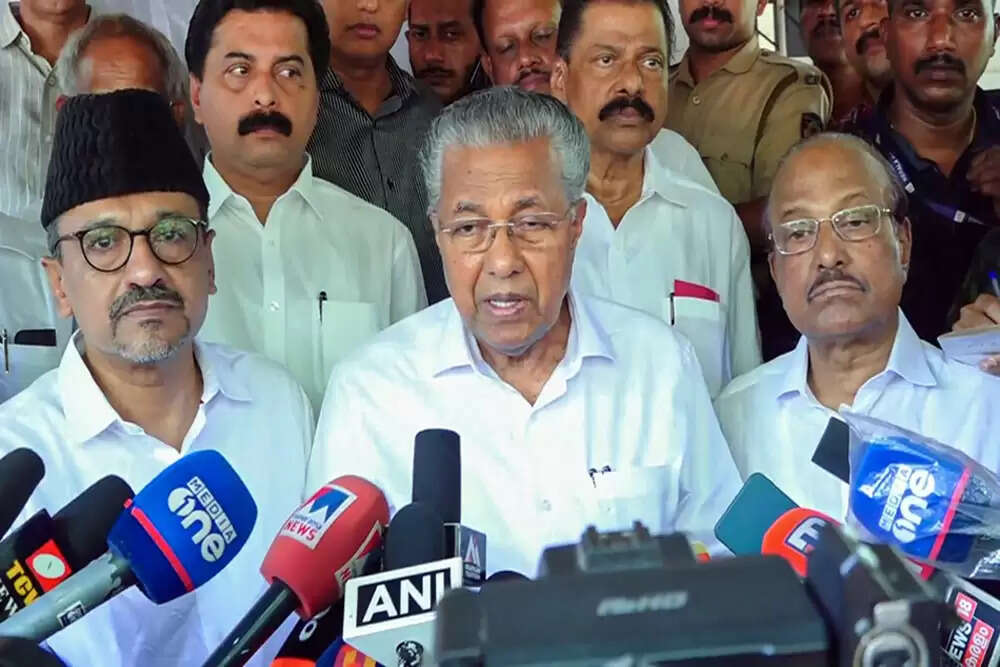 सीपीआई और सीपीएम के बीच केरल में शिक्षा नीति पर टकराव