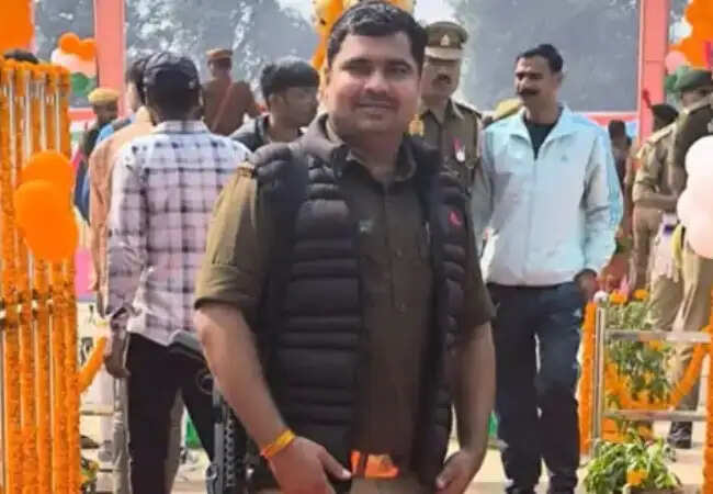 वाराणसी में पुलिसकर्मी पर दुष्कर्म का आरोप, गिरफ्तार
