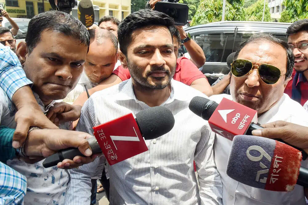 अभिषेक बनर्जी की सीआईडी के सामने पेशी, चुनावी बयान पर पूछताछ जारी