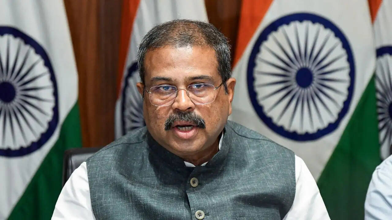 NEET UG पेपर लीक विवाद पर शिक्षा मंत्री का बयान और नई घोषणाएं