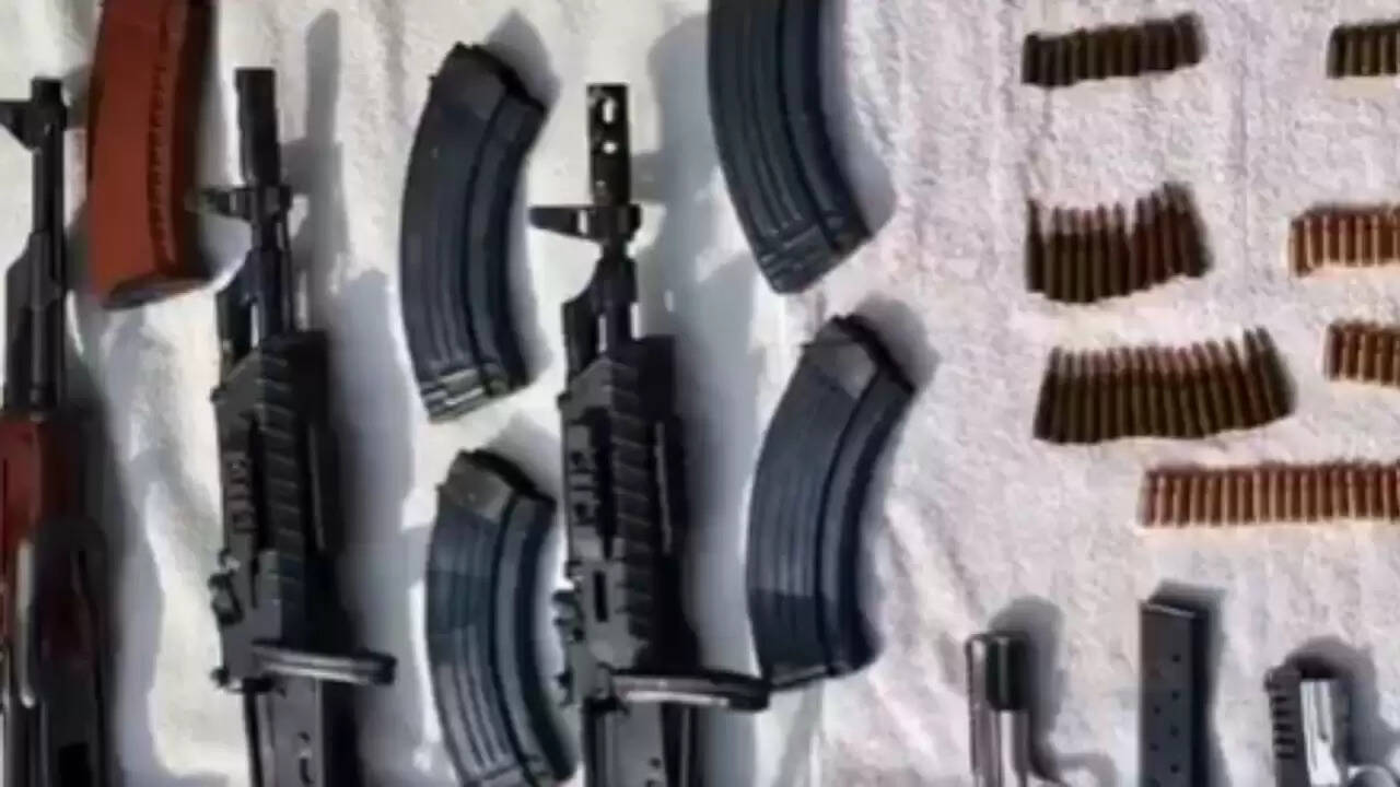 पठानकोट में पुलिस ने आतंकवादी साजिश का किया पर्दाफाश, बरामद हुए हथियार