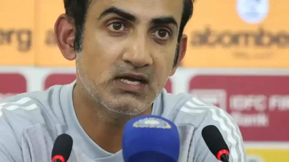 रवि शास्त्री ने गौतम गंभीर पर साधा निशाना, कहा 'थोड़ा दिमाग लगाओ'