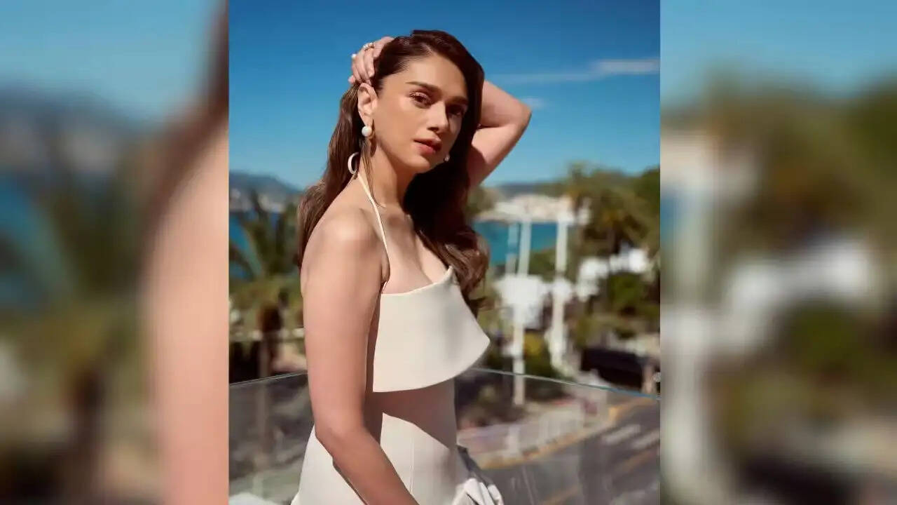 Aditi Rao Hydari का Cannes 2026 लुक: सस्ती ड्रेस में दिखीं रॉयल
