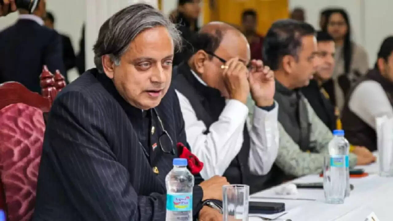 कांग्रेस सांसद शशि थरूर की अंतरराष्ट्रीय यात्रा: आतंकवाद के खिलाफ भारत की रणनीति