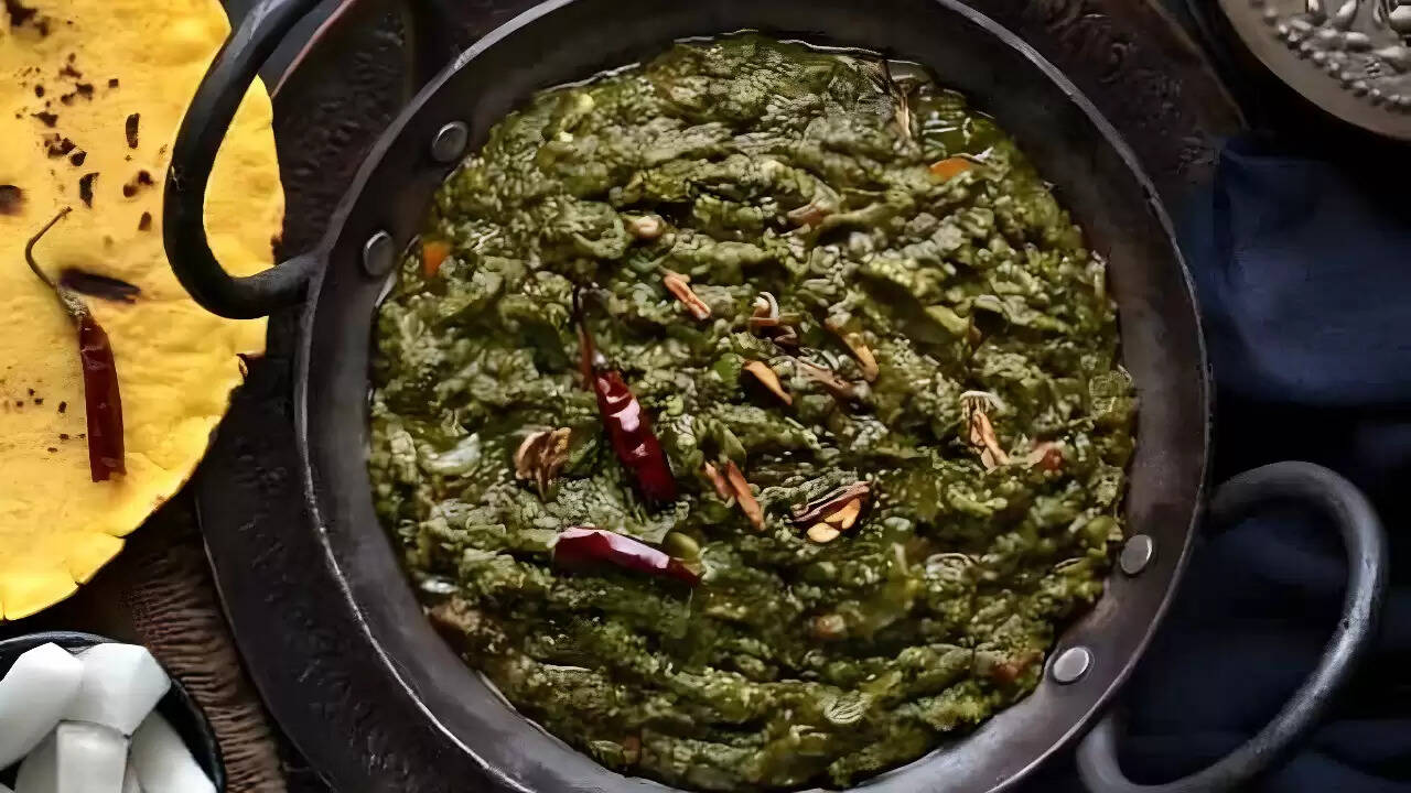 सर्दियों में साग के स्वादिष्ट व्यंजन: सेहत और स्वाद का संगम