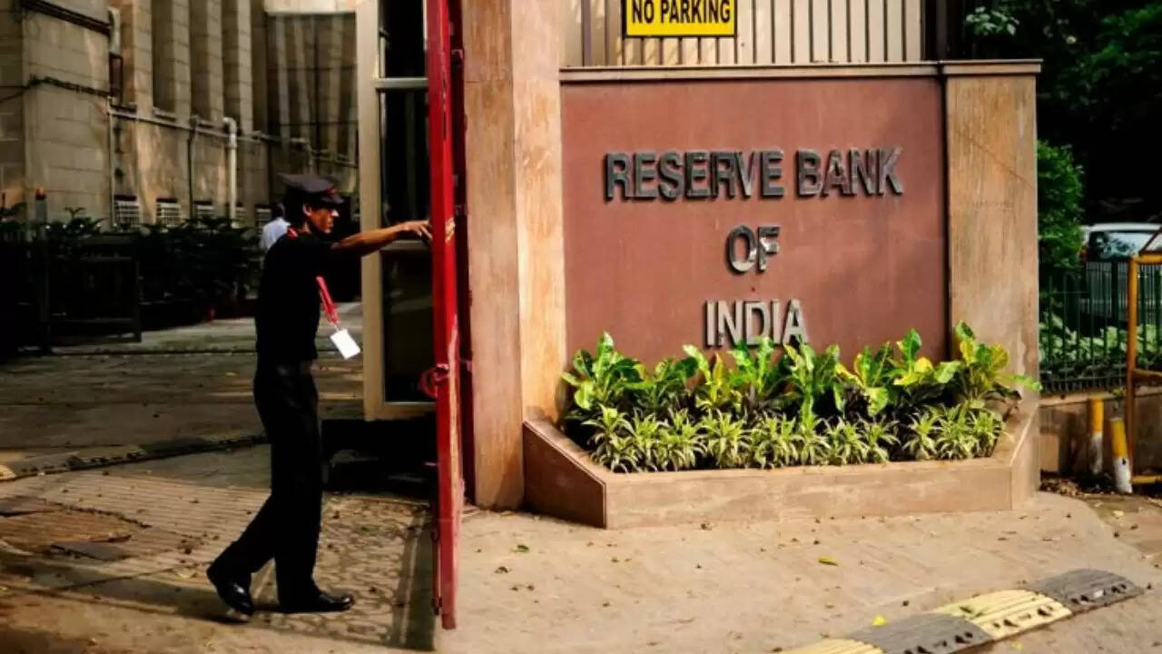 GST में संभावित बदलाव: 12% टैक्स स्लैब पर नजरें