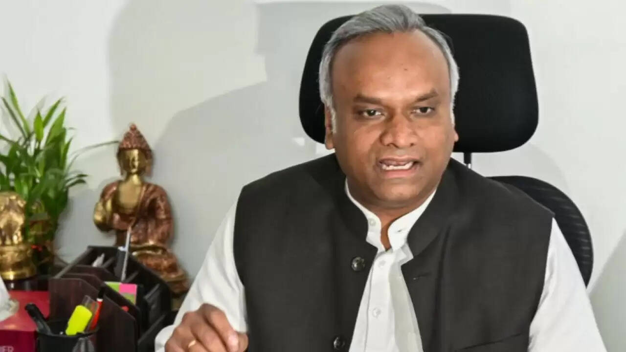 भारत ने एशिया कप 2025 में पाकिस्तान को हराया, प्रियांक खड़गे ने BCCI की आलोचना की
