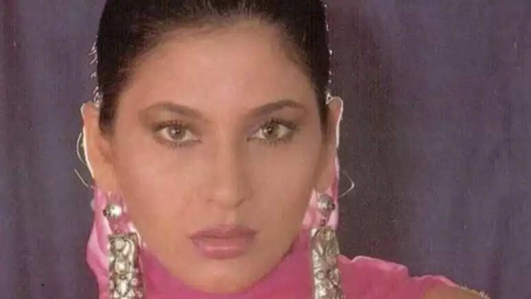 अर्चना पूरन सिंह: बॉलीवुड की ग्लैमरस दिवा की अनदेखी तस्वीरें
