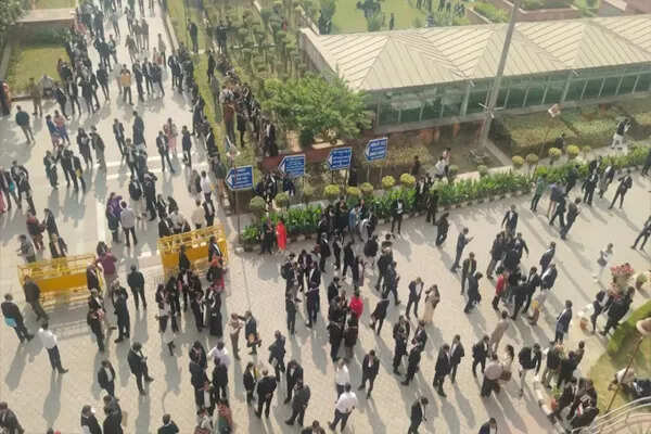 दिल्ली में बम धमकी से सुरक्षा एजेंसियों में हड़कंप