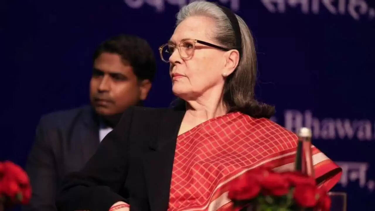 सोनिया गांधी अस्पताल में भर्ती, स्वास्थ्य में गिरावट