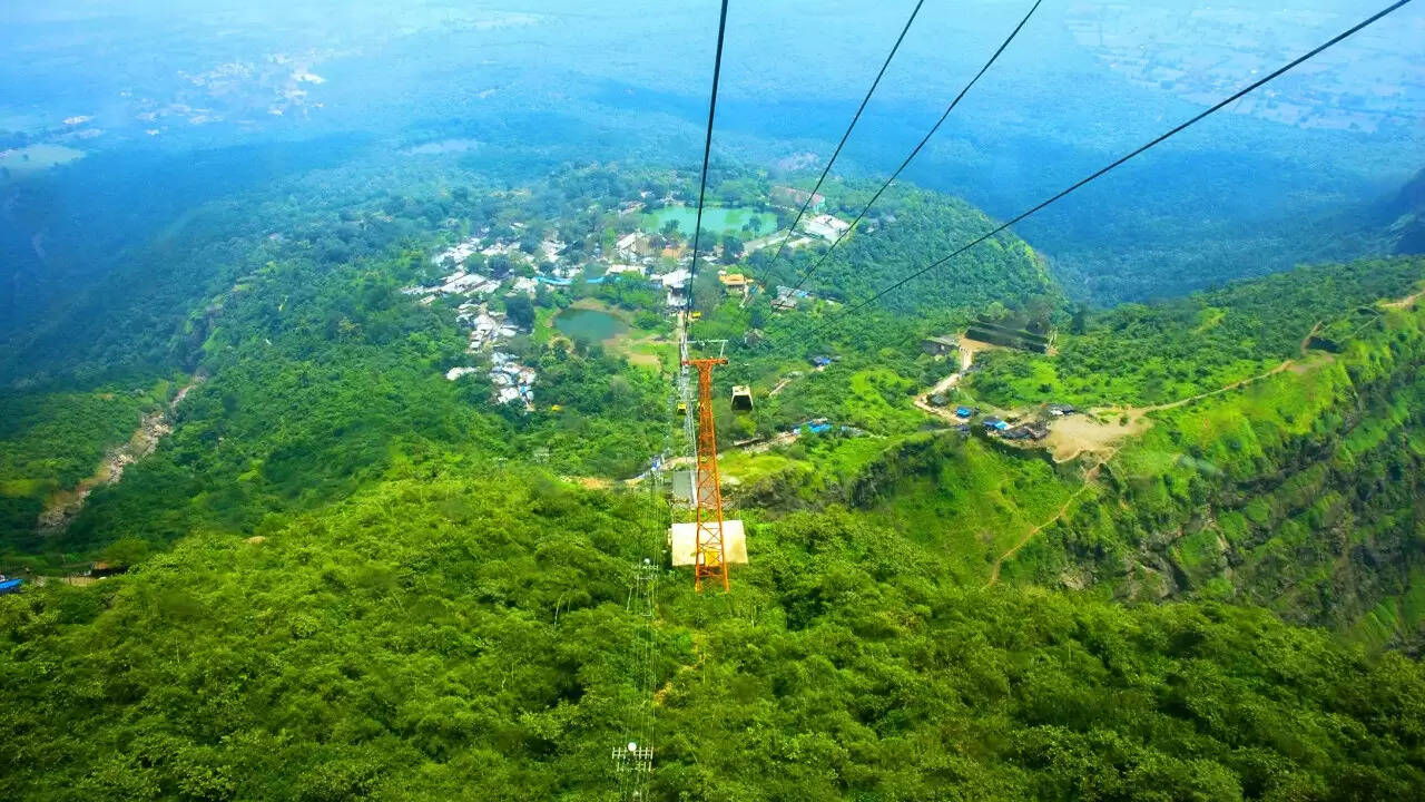 पावागढ़ में ट्रॉली हादसे में छह लोगों की जान गई