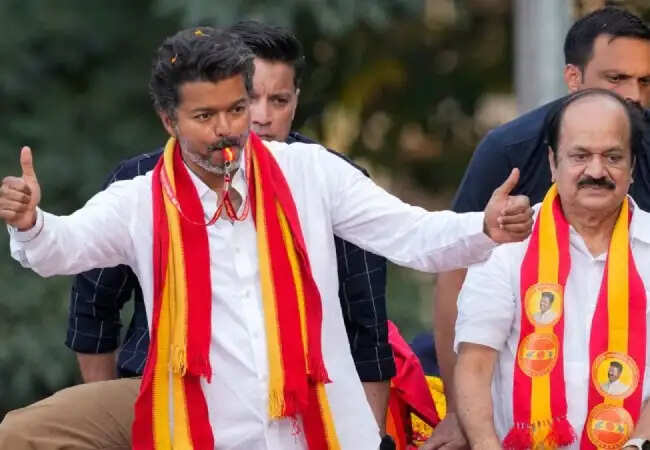 तमिलनाडु में विजय की पार्टी TVK ने बहुमत की ओर बढ़ते हुए किया बड़ा उलटफेर