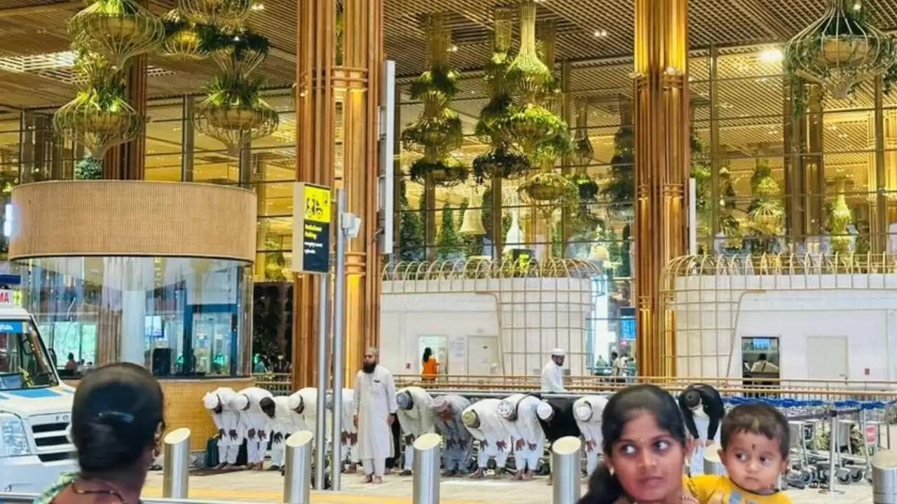 बेंगलुरु हवाई अड्डे पर नमाज का विवाद: धार्मिक स्वतंत्रता या सुरक्षा चिंता?
