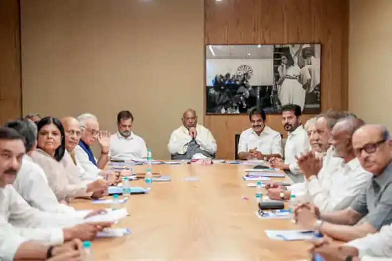 महिला आरक्षण पर सरकार की जल्दबाजी पर मल्लिकार्जुन खड़गे की प्रतिक्रिया