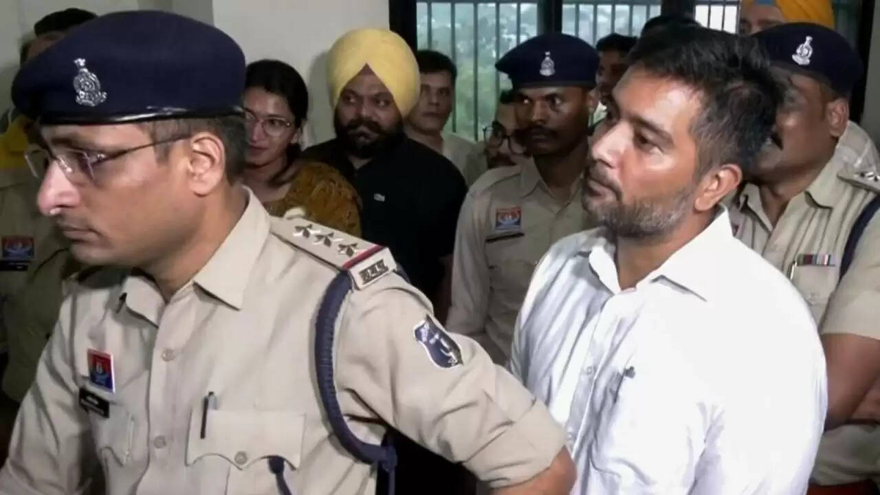 छत्तीसगढ़ शराब घोटाले में भूपेश बघेल के बेटे पर गंभीर आरोप, जांच में नया मोड़