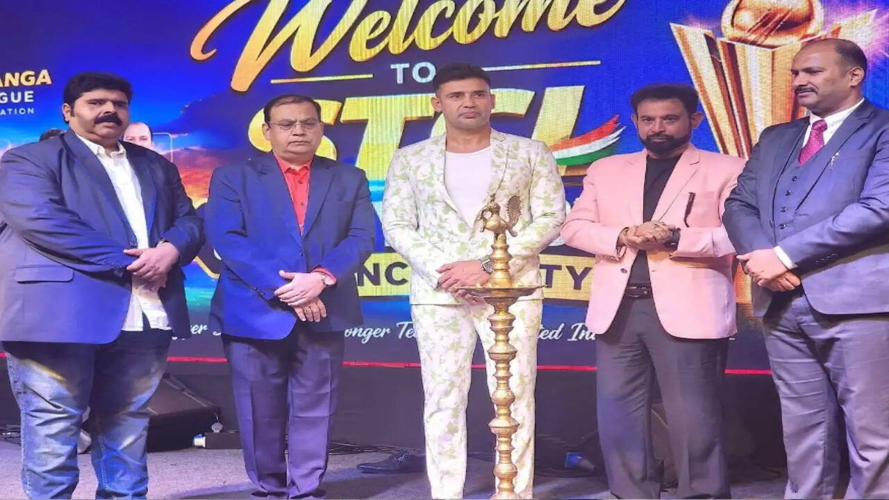 STCL सल्यूट तिरंगा क्रिकेट लीग का शानदार उद्घाटन