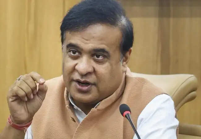 असम विधानसभा चुनाव में सियासी विवाद: हिमंत बिस्वा सरमा पर लगे गंभीर आरोप