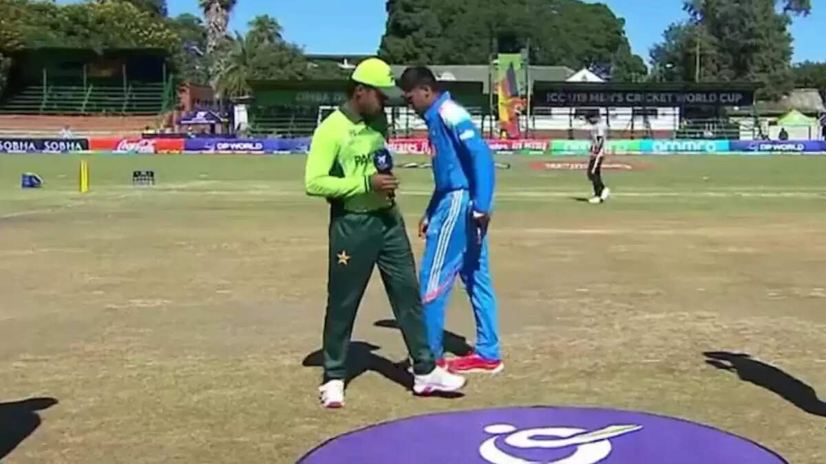 अंडर-19 वर्ल्ड कप में भारत ने पाकिस्तान को दिखाया आईना, कप्तान ने नहीं किया हाथ मिलाना